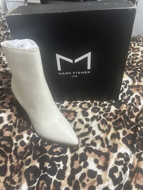 Marc Fisher Cream Pointed Toe Leather Ankle Booties 6.5